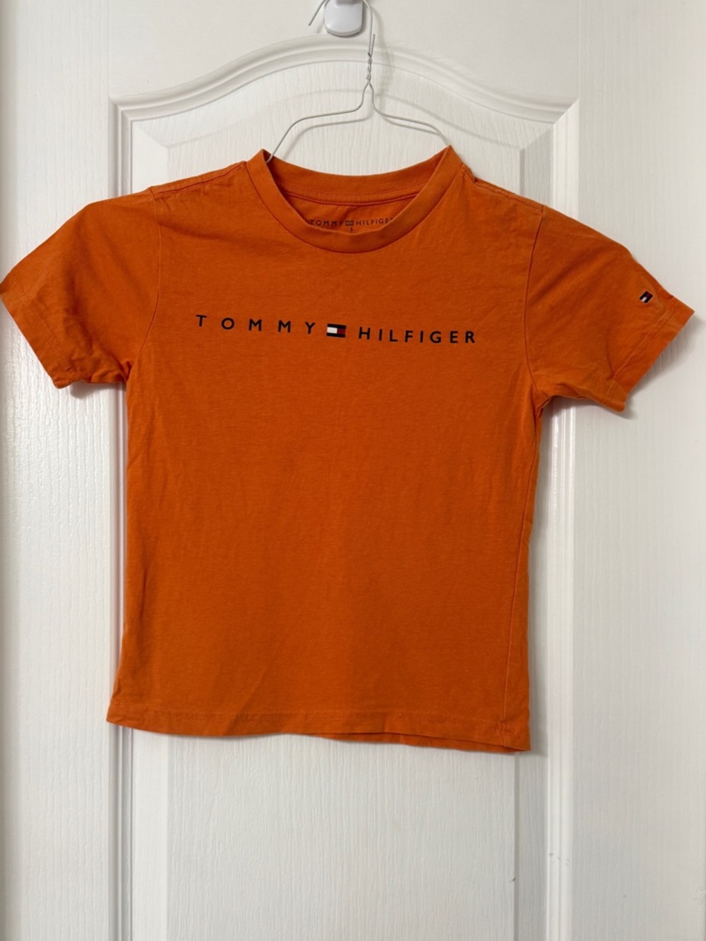 Tommy Hilfiger kids orange short sleeve crewneck 100% cotton T-shirt size 5